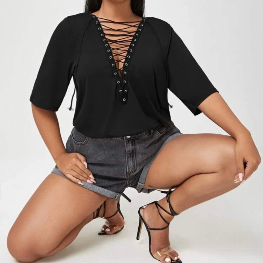 PLUS solid lace up tee